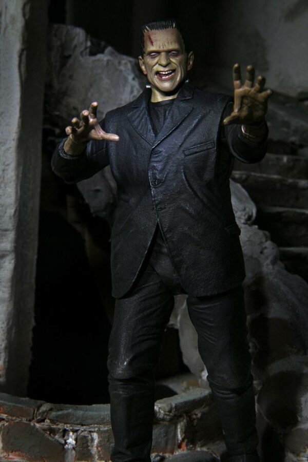 Universal Monsters Figura Ultimate Frankenstein's Monster (Color) 18 cm - Imagen 4