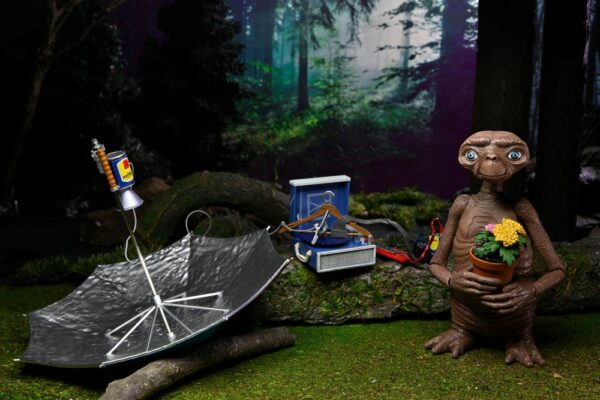 ULTIMATE DELUXE E.T. CON PECHO LED 40 ANIV... - Imagen 8