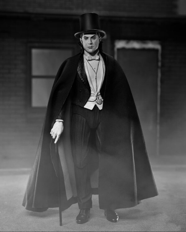 ULTIMATE DRACULA (CARFAX ABBEY) FIG 18 CM UNIVERSAL MONSTERS SCALE ACTION FIGURE - Imagen 11